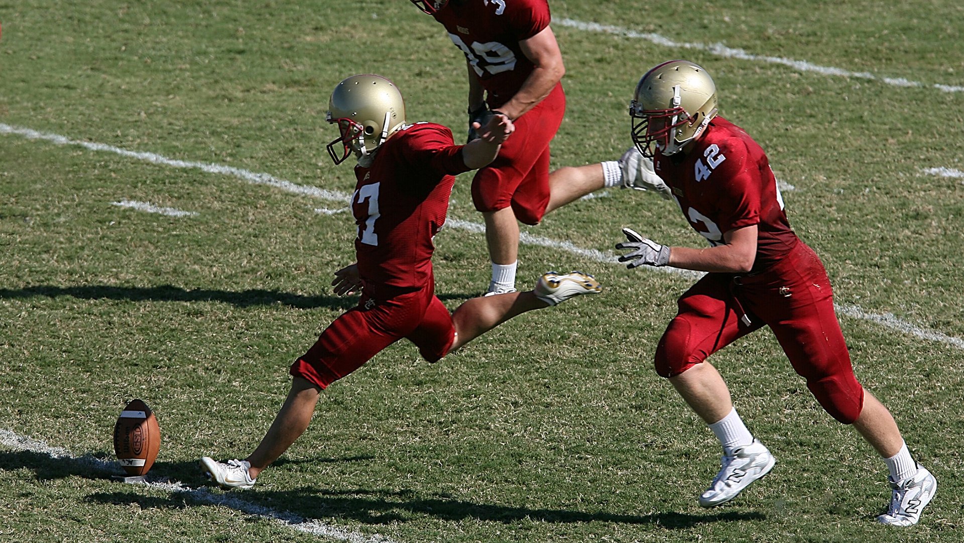 2019季后赛：库里关键第4节连续投中两个超远距离三分，带队逆转！